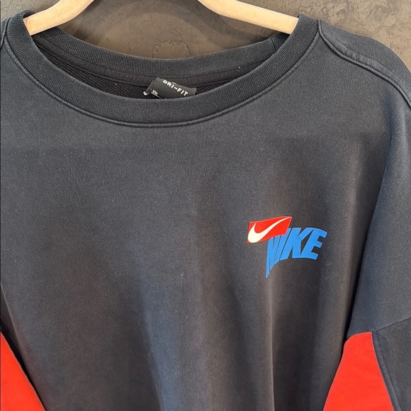 Nike Black and Red Crewneck Sweater - Picture 4 of 5